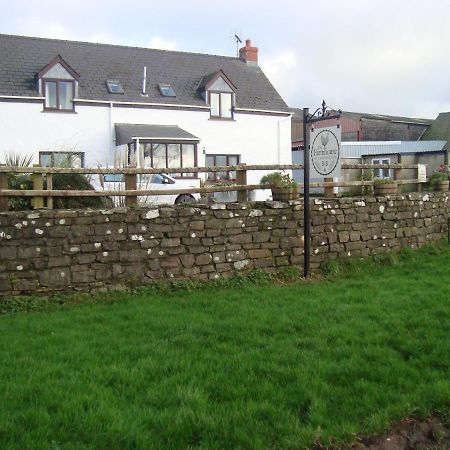 The Farmhouse Lochmeyler Llandeloy ภายนอก รูปภาพ