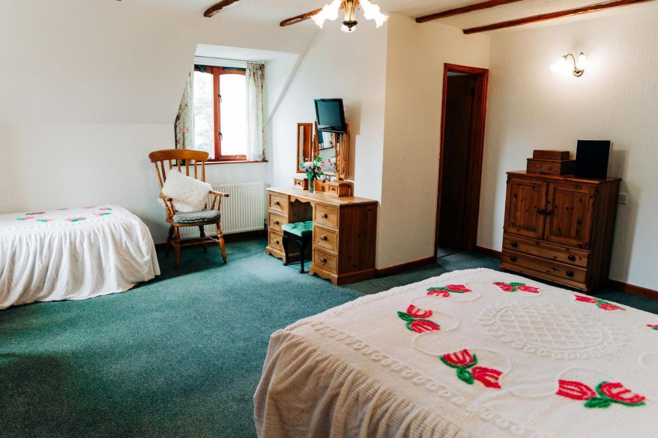 The Farmhouse Lochmeyler Llandeloy ภายนอก รูปภาพ