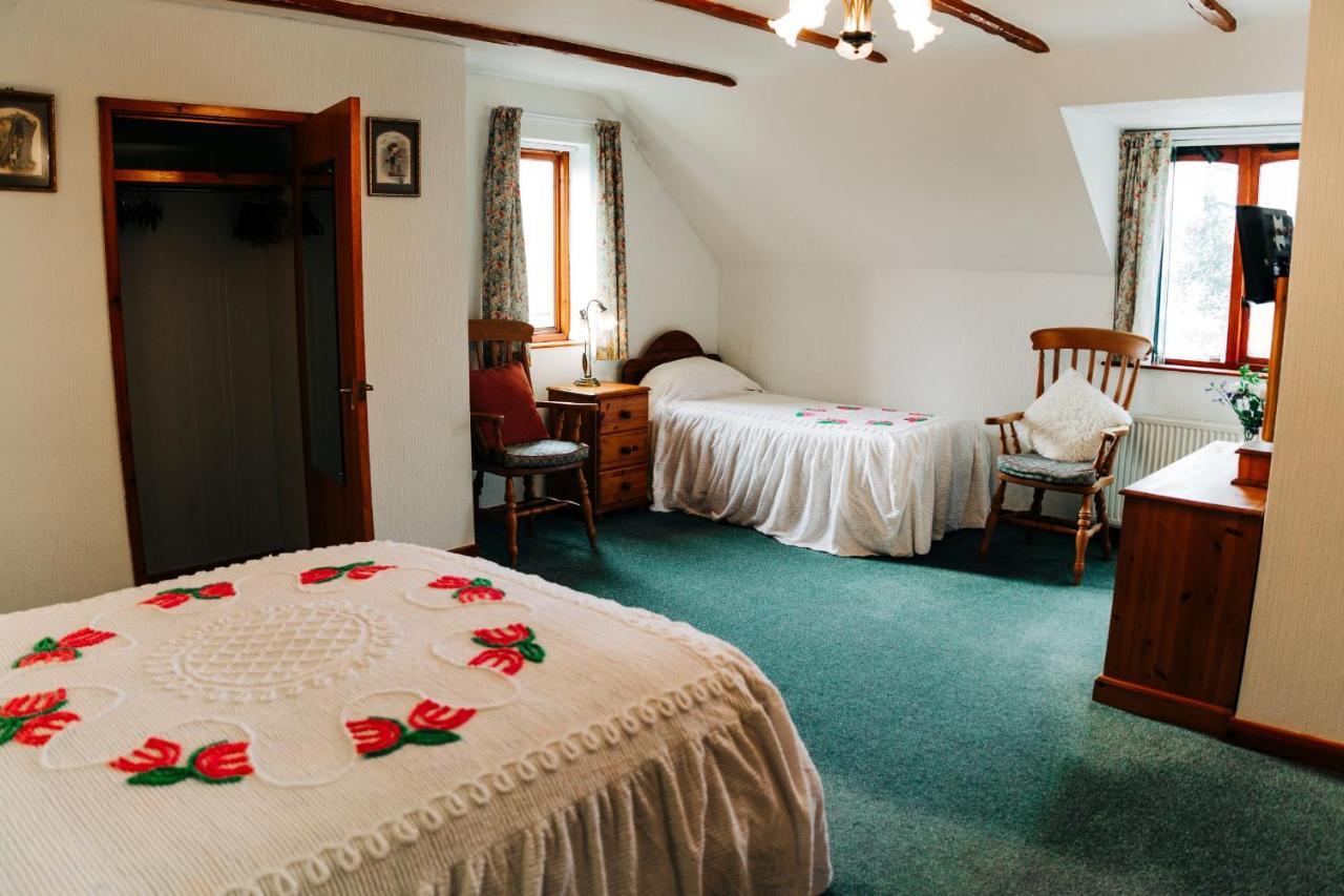 The Farmhouse Lochmeyler Llandeloy ภายนอก รูปภาพ