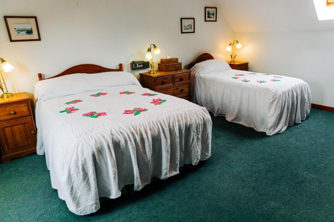 The Farmhouse Lochmeyler Llandeloy ภายนอก รูปภาพ
