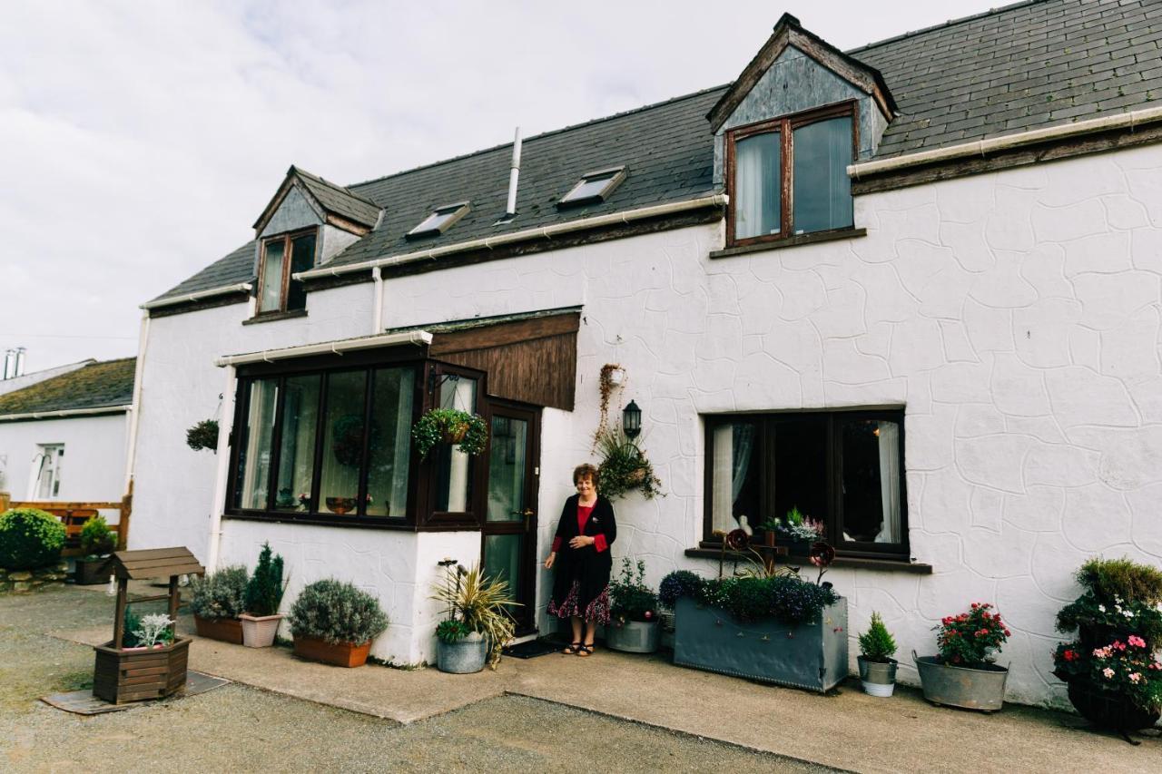 The Farmhouse Lochmeyler Llandeloy ภายนอก รูปภาพ