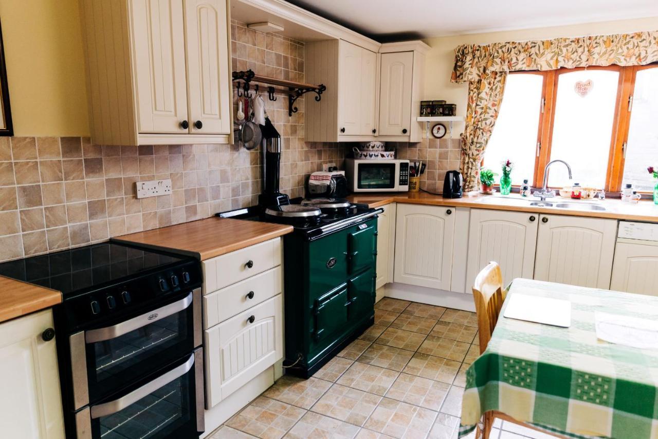 The Farmhouse Lochmeyler Llandeloy ภายนอก รูปภาพ