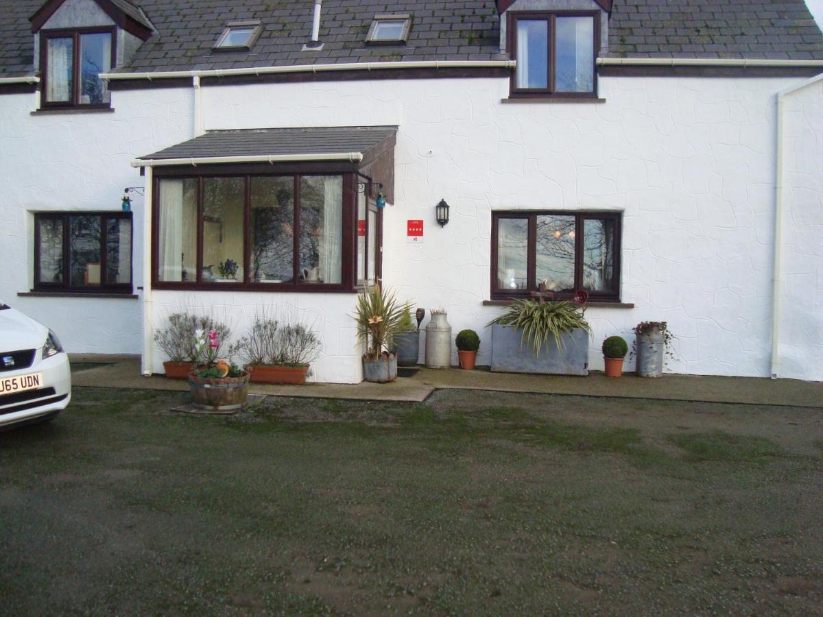 The Farmhouse Lochmeyler Llandeloy ภายนอก รูปภาพ